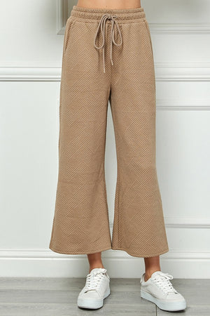
            
                Load image into Gallery viewer, TEXTURED CROPPED WIDE LEG  PANTS
            
        