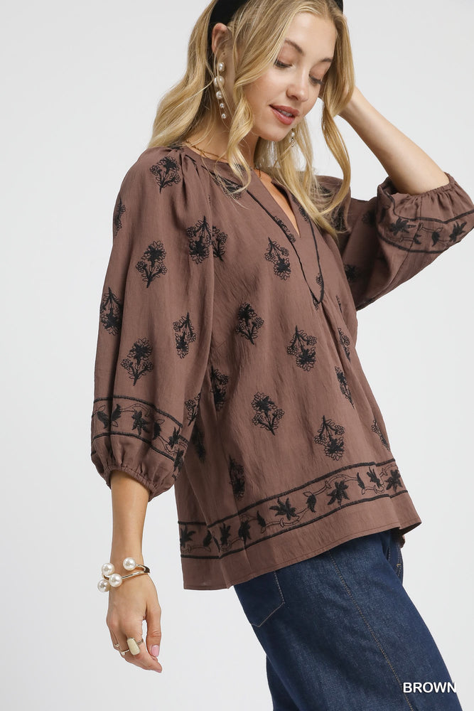 EMB V NECK TOP