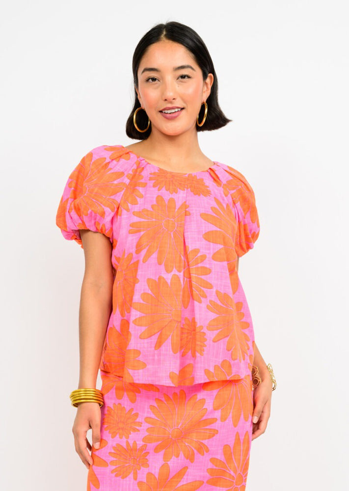 BURSTING DAISY TOP