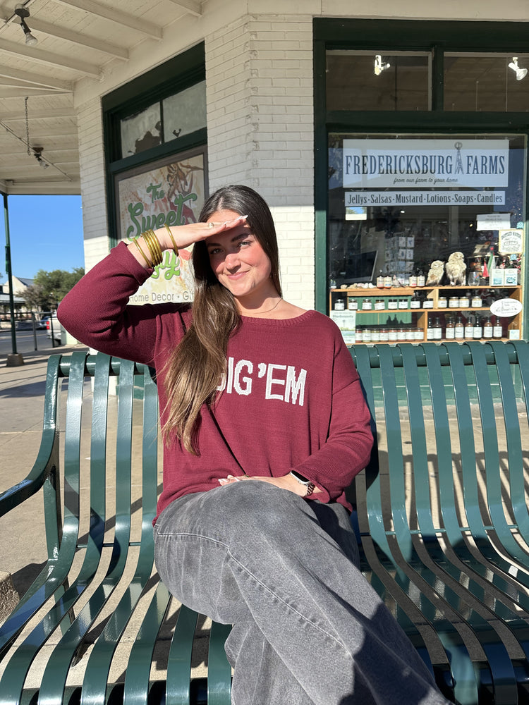 GIG 'EM COLLEGE GAMEDAY SWEATER