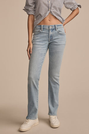 MID RISE SWEET STRAIGHT LOVERS JEAN