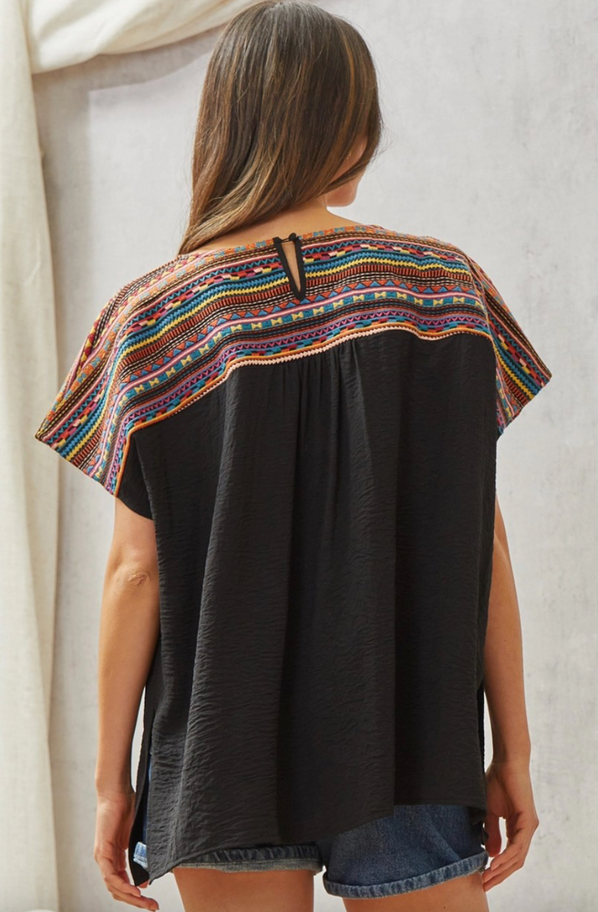 PONCHO EMBROIDERED TOP T10149