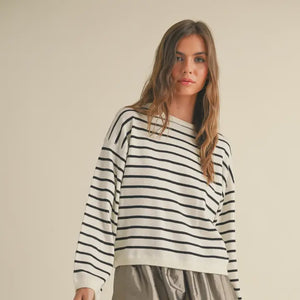 STRIPED PATTERN KNITTED TOP