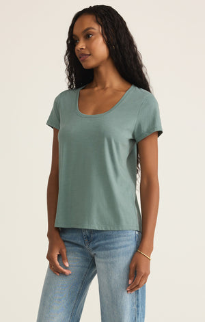 ANYWHERE SCOOP TEE