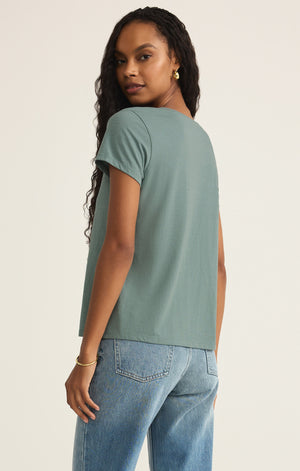 ANYWHERE SCOOP TEE