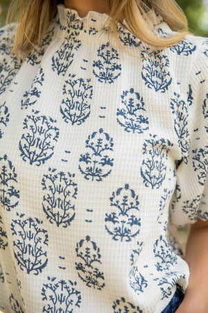 PUFF SLEEVE TEXTURED TOP